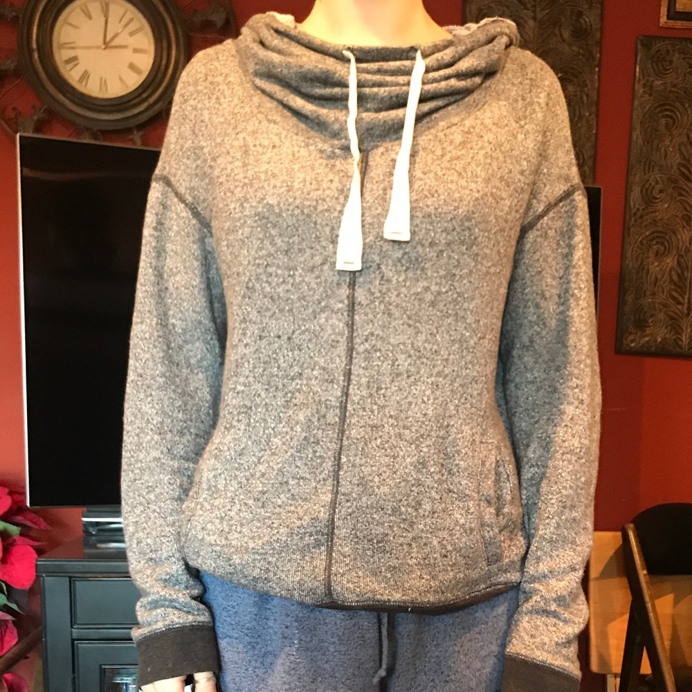 American eagle comfy grey hoodie sweatshirt.